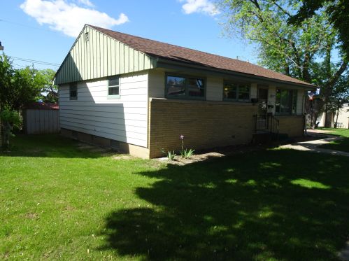 8501 Keefe Ave, Milwaukee, WI 53222-2820