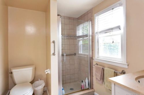 4 Chester St, Norwalk CT exterior