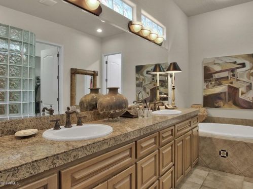 5108 34 Pl, Phoenix AZ 85018-1543 exterior