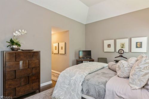 2801 Packer Ct, Bridgewater NJ 08807-7017 exterior