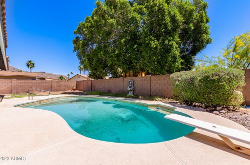 10609 42nd St, Phoenix AZ  85028-3501 exterior