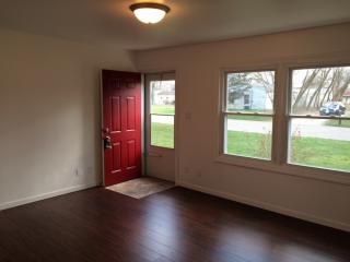 1912 Southwood Dr, Champaign IL  61821-5427 exterior