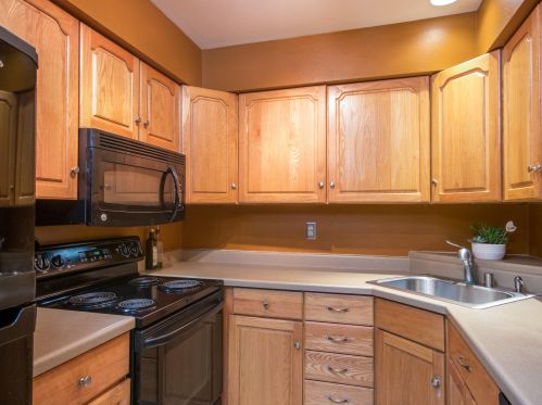 6354 20th St, Milwaukee WI 53221-5255 exterior