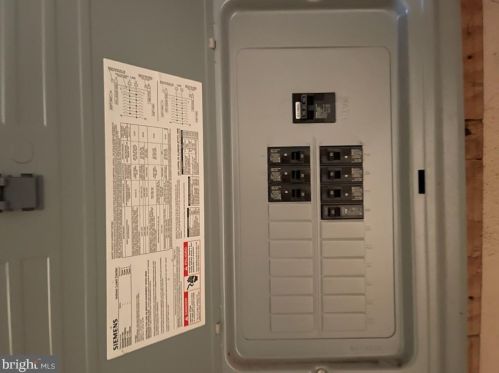 2837 Lawrence St, Philadelphia PA 19120-2803 exterior