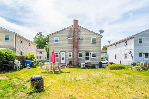 23 Horace St, Manchester CT 06040-6423 exterior