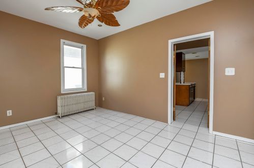 1113 Madison St, Milwaukee WI 53204-2218 exterior