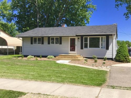 570 Riverside Dr, Watervliet, MI 49098-8309