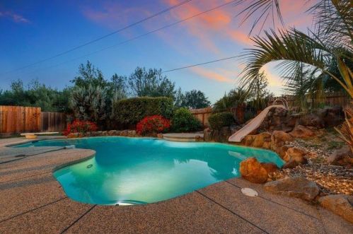 7217 Pne Grv Way, Folsom CA 95630-1952 exterior