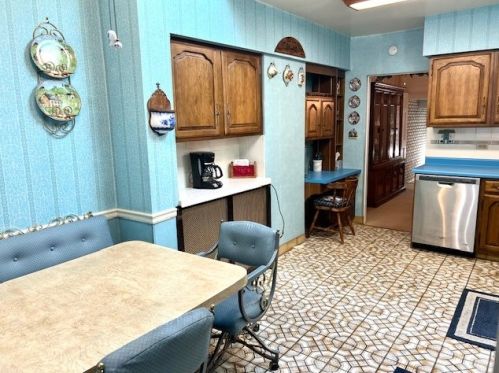 515 Aspen St, Pittsburgh PA 15122-1234 exterior