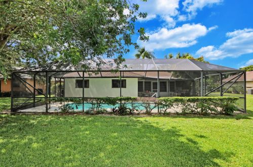 5709 Eagle Dr, Fort Pierce FL 34951-2322 exterior