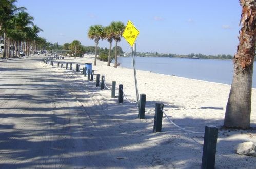 3 Harbour Isle Dr, Fort Pierce FL 34949-2749 exterior