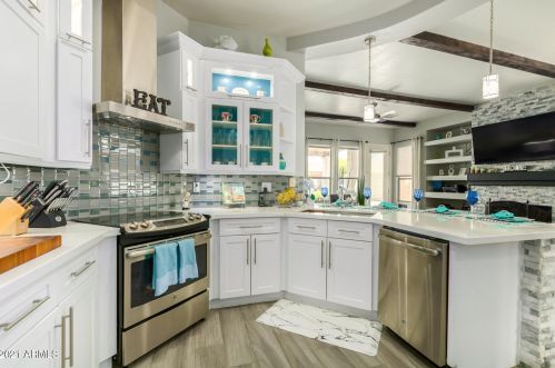 326 Anderson Ave, Phoenix AZ  85022-2366 exterior