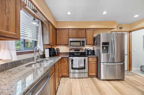 4253 Arbour Dr, Walled Lake MI 48390-4102 exterior