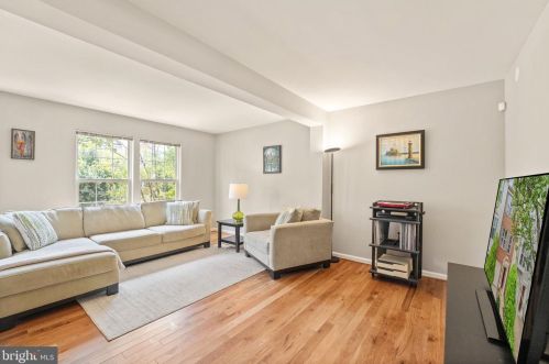 106 Ingle Pl, Alexandria VA 22304-7600 exterior