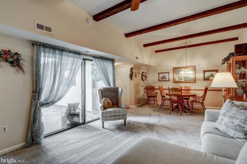 407 Valleybrook Dr, Lancaster PA 17601-4612 exterior