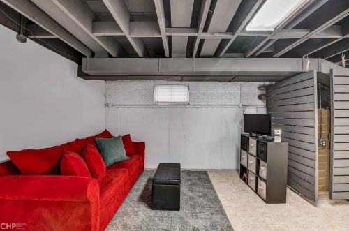 7337 Palatine Ave, Chicago IL 60631-1950 exterior