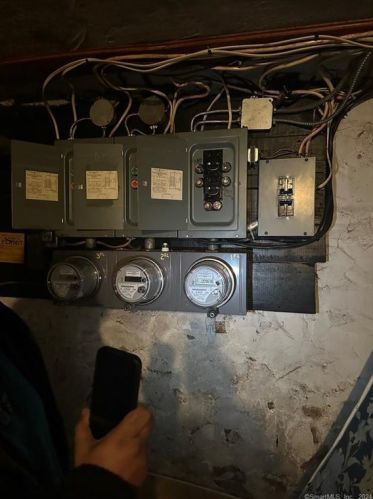 260 Grove St, New Britain CT 06053-3762 exterior