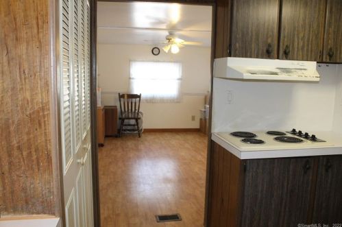 21 Country Clb Trl, Deep River CT 06419-1208 exterior