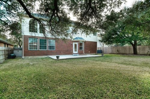 6804 Auckland Ct, Austin TX 78749-4135 exterior