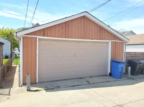 6219 Nagle Ave, Chicago IL 60638-4207 exterior