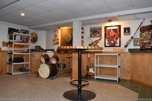 5300 Riverwalk Trl, Commerce Township MI 48382-2842 exterior