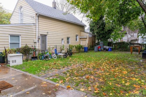 9 Delafield St, New Brunswick, NJ 08901-1703