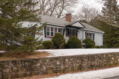 3 Upper Gore Rd, Webster, MA 01570-3222