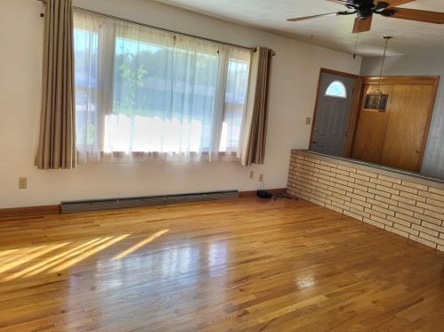 820 14 St, Mishawaka IN 46544-5527 exterior