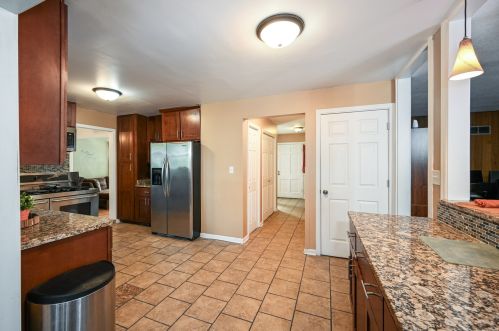 209 Broadway St, Joliet IL 60436-1753 exterior