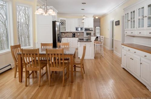 242 Barrack Hl Rd, Ridgefield CT 06877-3006 exterior