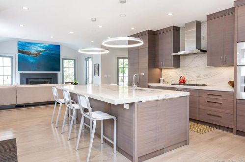 61 Morningside Dr, Greenwich CT 06830-6740 exterior