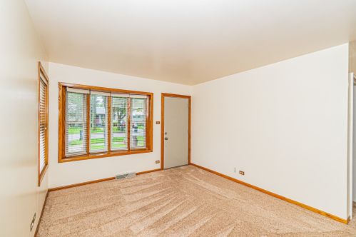 2840 10 Ave, Broadview IL 60153-1926 exterior