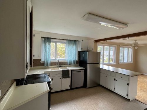 49 Laffin Ln, Poughkeepsie NY  12603-4903 exterior