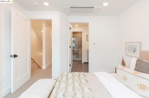 636 Kains, Berkeley CA 94706-1219 exterior