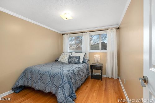 2716 Hampshire Blvd, Grand Rapids MI 49506-4774 exterior