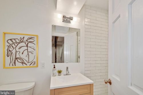 4401 Burlington Pl, Washington DC  20016-4421 exterior