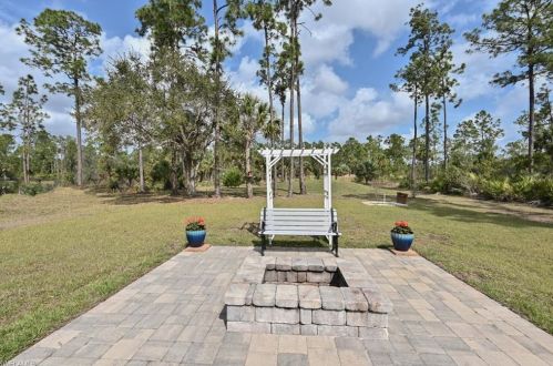 3841 10 Ave, Naples FL 34117-4979 exterior