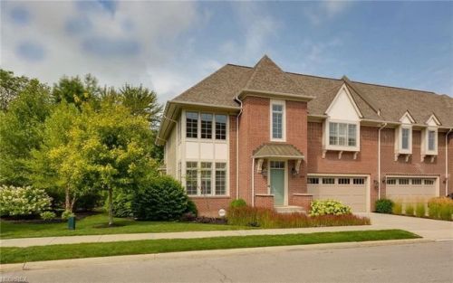 120 Ashbourne Dr, Cleveland OH  44145-8133 exterior