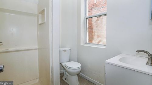 6215 Market St, Philadelphia PA 19139-2923 exterior