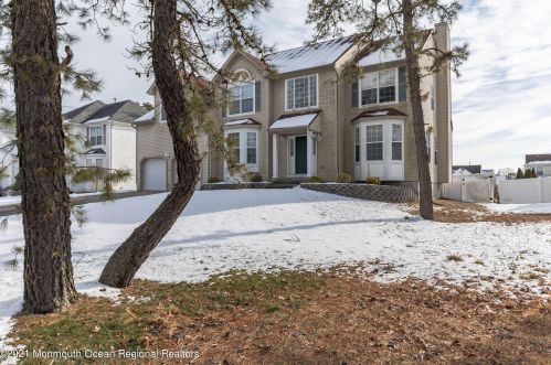 320 Commonwealth Blvd, Lakehurst, NJ 08759-5664