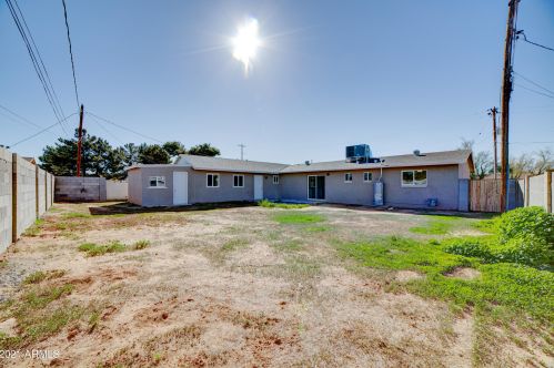 1942 Campo Bello Dr, Phoenix AZ 85032-2051 exterior