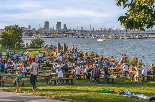 1411 Potter Ave, Milwaukee WI 53207-2115 exterior