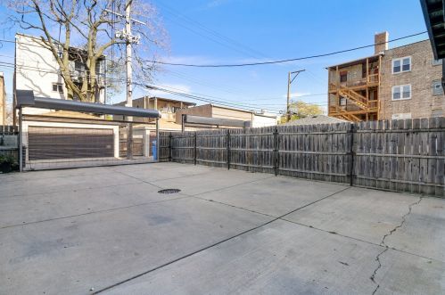 3120 Walton St, Chicago IL 60622-1262 exterior