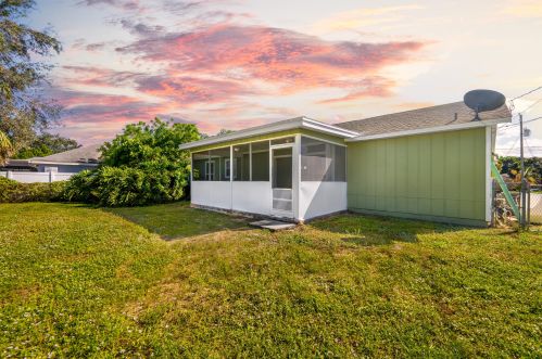 1133 Sudder Ave, Fort Pierce FL  34953-1420 exterior