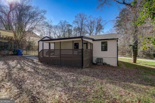 2006 Lisbon Dr, Atlanta GA 30310-4920 exterior