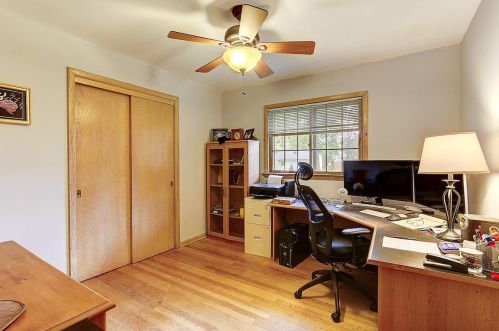 6038 Ironwood Ln, Milwaukee WI 53217-4423 exterior