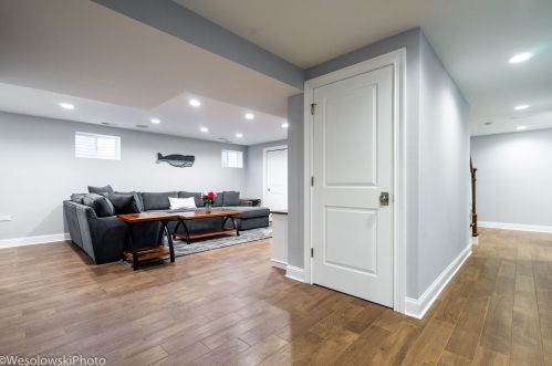 6908 Tonty Ave, Chicago IL 60646-1337 exterior