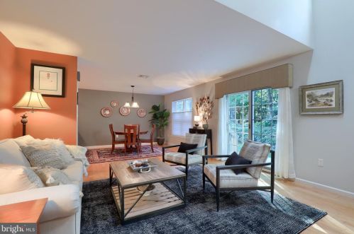 34 Red Leaf Ln, Lancaster PA 17602-7000 exterior