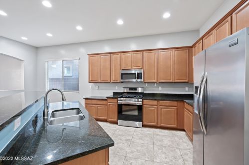 7120 Dupont Way, Tucson AZ  85757-8215 exterior