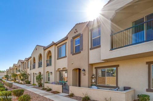 155 Lakeview Blvd, Chandler AZ 85225-5823 exterior